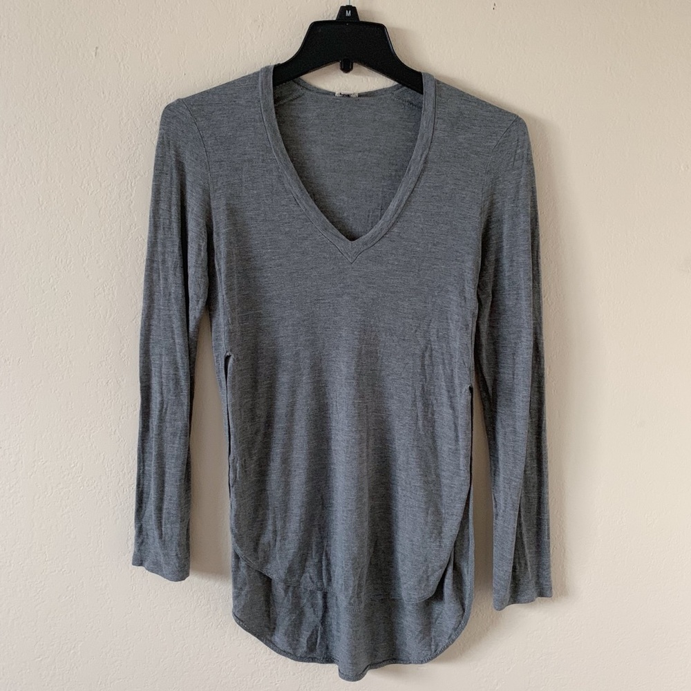 Aritzia Wilfred Long Sleeve V-Neck Top